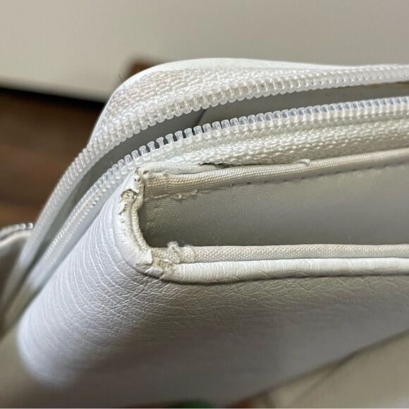 Playboy Quilted Stitched Logo Letters Wallet White With Silver Hardware Detail - Picture 10 of 15